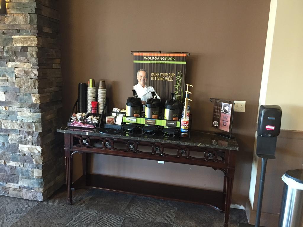 Boarders Inn & Suites By Cobblestone Hotels - Grand Island Buitenkant foto