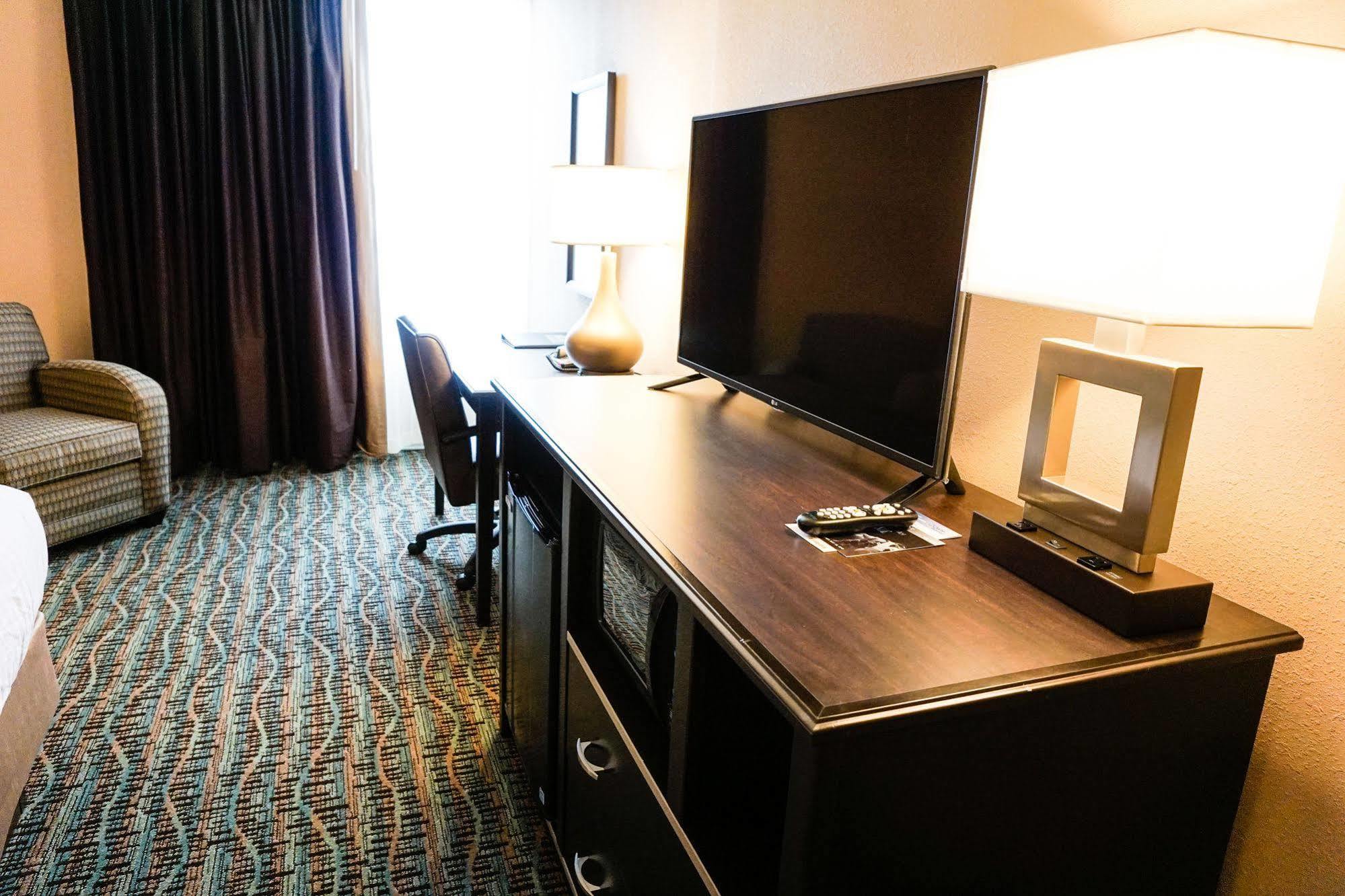 Boarders Inn & Suites By Cobblestone Hotels - Grand Island Buitenkant foto