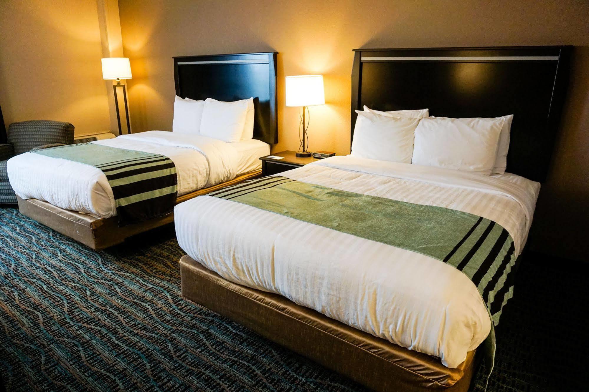 Boarders Inn & Suites By Cobblestone Hotels - Grand Island Buitenkant foto