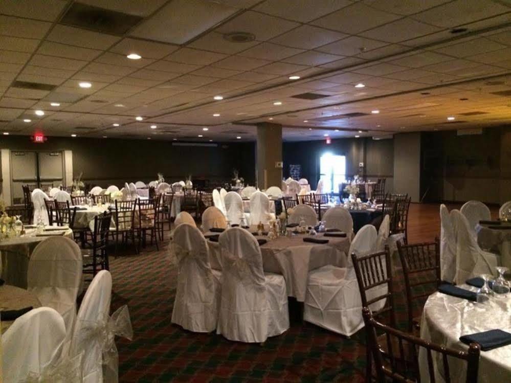 Boarders Inn & Suites By Cobblestone Hotels - Grand Island Buitenkant foto